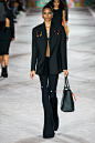 Versace Spring 2022 Ready-to-Wear Fashion Show : The complete Versace Spring 2022 Ready-to-Wear fashion show now on Vogue Runway.