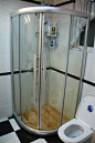 低调奢华122平三居家庭卫生间淋浴房装修效果图