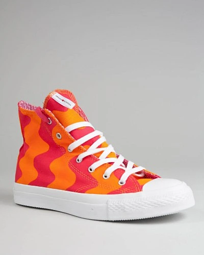 Chuck Taylor® Marimekko Premium Hi
Converse X Marimekko，匡威与Merimekko设计室联合推出的绚彩系列帆布鞋。