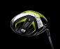 耐克最近推出的 vapor flex 高尔夫球杆的特点是采用了RZN材料，同时杆头用的是高密度重力，被称为flightpod，它位于杆头的内仓里。通过调节flightpod，高尔夫球手可以控制这款vapor flex球杆的重心，从而可以大大地优化他们投射的条件。