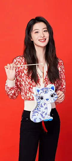 王楚然 虎年大吉 新春美女手机壁纸
