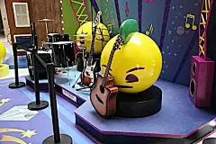 Emoj表情包ip展览、活动氛围布置、表情包美陈、商场IP