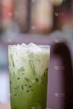 桌上有冷饮