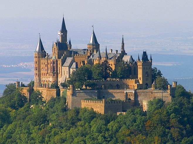 德国 Burg Hohenzollern...