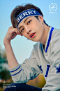 【Theqoo】以原味感觉拍出的Stray Kids演唱会MD预告照，平时都是辣味十足好像要把舞台吞噬掉的霸气眼神，这次演唱会周边预告氛围就完全不一样的麋鹿~ straykids超话 ​​​​