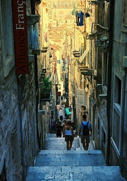 【克罗地亚】的古老街道。