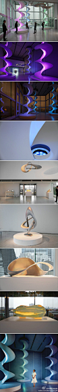 玻璃、镜子、LED、实时控制系统--路易威登品牌的 ‘infinite review’雕塑在东京，高耸于地板和天花板之间的发光螺旋 ,隐喻反映了永无止境的循环的生与死，由日本艺术家 mariko mori设计