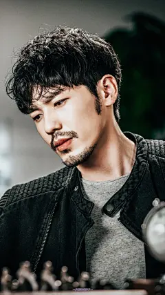 白宇 / #白宇赵云澜#  
| 剧版镇魂 | 赵云澜壁纸6p

可可爱爱 ​​​​