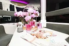 #爱让奇迹发生#在专属爱情的2.14，就是要大声说出爱。@红秀GRAZIA 情人节夜晚，40对情侣相约上海大悦城“爱的摩天轮”，向所爱的TA表达情意。堪称爱情典范的@杜江侦察记 与@霍思燕 亲临现场，与情侣们分享爱情中的奇迹与惊喜。一起与TA相约影院，看杜江在《高跟鞋先生》中勇敢追爱。