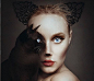 Flora Borsi 黑猫与人之眼创意摄影