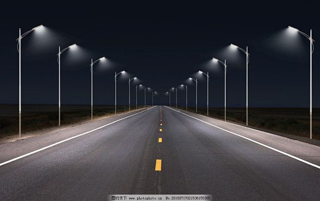 高速公路上晚上有路灯吗？