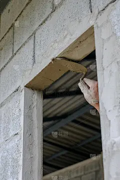 递给那个人白水泥
