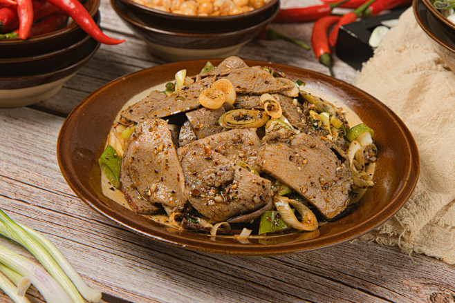 凉拌猪心片餐饮美食菜品摄影图片
