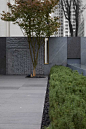 Picking Light Courtyard|Landscape Design of Chongqing DongYuanJiangShanYue “Villa Pu” Residence by Change Studio :   承迹景观：江山樾住宅项目位于重庆市渝北区。我们为其中的璞墅组团建造了一片温馨而宁静的庭院，期望用立体空间和新的建设材料来处理场所复杂竖向关系的同时，也为静谧的住区环境带来优雅的艺术体验，展现多层的室外家庭空间。 Change Studio...