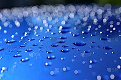 蓝色雨滴
