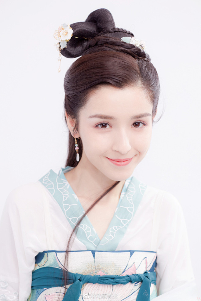哈妮克孜国风美少年国风美少年哈妮克孜大雪至温暖来袭今晚八点记得