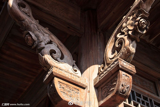 中国古建筑的牛腿牛腿的作用是衔接悬臂梁与挂梁并传递来自挂梁的荷载