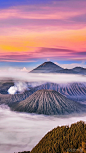 印尼坐拥4500座之多火山，而世界著名的十大火山有三座在这里，凌晨四点是观赏婆罗摩火山的最佳时间。——婆罗摩火山#印尼