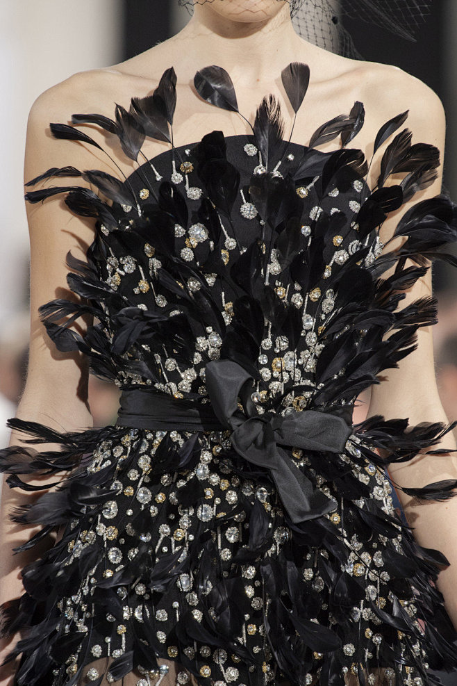 (Details) Elie Saab ...