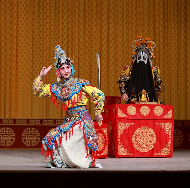 冯蕴和王晓丽--优秀青年京剧演员（武旦）_金丝狸猫京剧大舞台_新浪博客-花瓣网