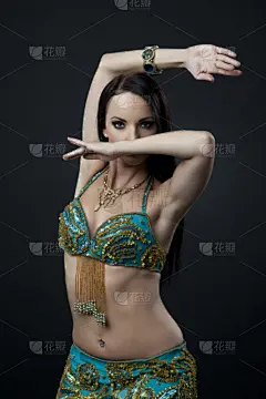 肚皮舞,滑稽的风格,酒店歌舞表演,垂直画幅,美,注视镜头,美人,腹腔,仅成年人,青年人