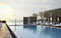 泰国普吉岛科莫雅姆度假村酒店 / TLI Tropical Landscaping International : COMO Point Yamu是一个新的普吉岛豪华度假村，位于Cape Yamu山顶，俯瞰安达曼海和攀牙湾的戏剧性石灰岩。 由意大利设计师Paola Navone，TLI 提供景观设计，酒店提供当代五星级泰国豪华的独特表现，以及COMO香巴拉健康休闲中心以及两间世界一流的泰国和意大...