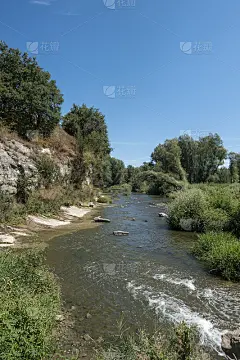 这条路线穿过赫罗纳腹地
