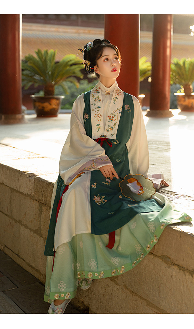 【兰桂齐芳】花朝记汉服对襟长比甲立领4.5m摆双层马面秋冬女装-淘宝网-花瓣网
