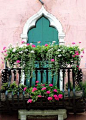 鲜花环绕的门窗 - 格架 - 开心集品