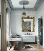 Amazing ceiling, mirror and mix