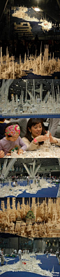 日本的乐高迷们为庆祝LEGO进入日本50周年之际，举办了一次全民玩乐高的活动。来自日本各地的近5000位游客参与使用乐高积木搭建日本地图。整幅日本地图，使用180万个乐高积木组成，站在微缩的日本地图间，感觉自己就像是哥斯拉一样。