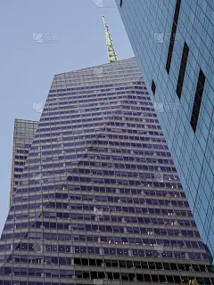 公司大楼展示的是无穷无尽的人造建筑