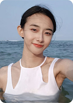 Reno6 ，焕采光斑人像视频 | OPPO 中国 : 全新 Reno6 Pro 5G 手机焕采光斑人像视频，在我眼里你会发光，AI 焕采美妆视频，3200 万自拍前置 +6400 万水光人像主摄，天玑 900 芯片，65W 超级闪充，36个月流畅护航，人像绘影专属息屏壁纸，OPPO闪达一屏两用，游戏超级闪电启动