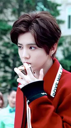 鹿晗☆150921【图片】环球网更博修图-壁纸，深沉的美男子2_鹿晗吧_百度贴吧