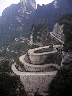 自然风光弯曲山路高清壁纸 – Banner设计欣赏
