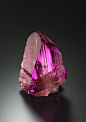 Tanzanite times as a pink crystal (4 cm, 186 cts.) / Impressive pink Tanzanite Crystal (4 cm, 186 cts.) (C: Marcus Budil Q: Malte Sickinger)
微信公众号： 叶子学堂 
QQ交流群：309962360