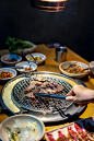 韩式烤肉 韩国烤肉 烤牛肉拼盘 炭火烤肉 炭火燃烧 日式烧肉 烤肉合集照片 丰盛一桌图片下载