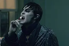 【黑暗阴影 Dark Shadows (2012)】
约翰尼·德普 Johnny Depp
伊娃·格林 Eva Green
#电影场景# #电影海报# #电影截图# #电影剧照#