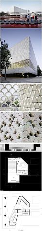 #GN分享#葡萄牙里斯本水族馆扩建工程，由Campos Costa Arquitectos设计。新馆与旧馆通过笔直的高架桥相连，共同带动了公共空间氛围。新馆位于前广场，外立面由5000片多片水波鱼鳞般的陶瓷片覆盖。陶瓷片部分区域镂空，为建筑提供良好的通风和遮阳。http://t.cn/zYE4VsL