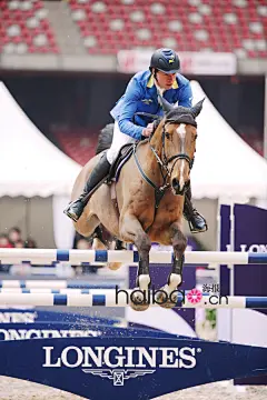 诠释优雅个性，传递永恒魅力！海报时尚网专访浪琴表(Longines)全球副总裁兼市场总监Juan-Carlos Capelli
