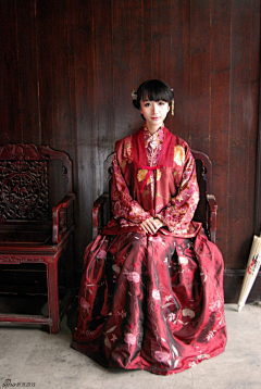 wei_art采集到嫁衣