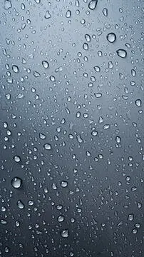 点击来源直接获取大图文件 |灰色背景上的水滴、雨滴和露珠，抽象图像，纹理，图案背景，壁纸，手机、电脑屏幕等背景和封面，格式9:16和16:9