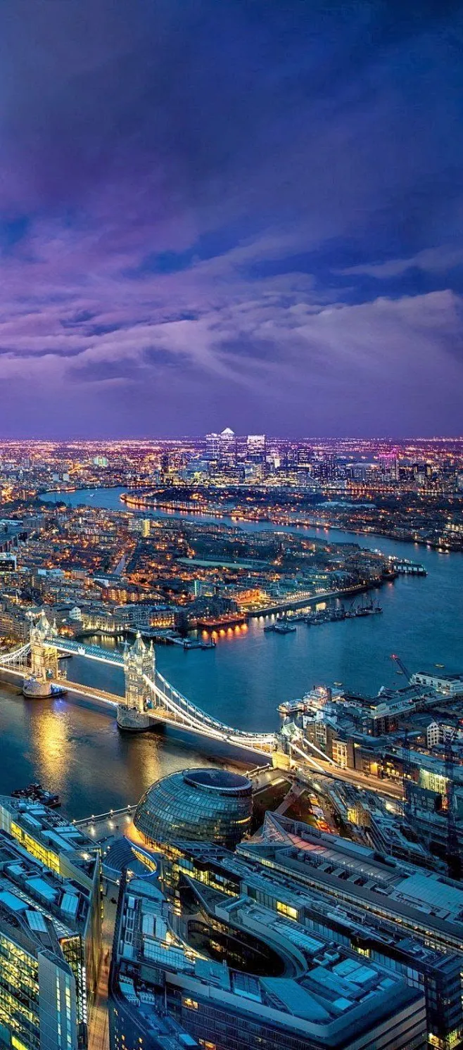 晚上的灯光泰晤士河，伦敦 Evening Lights.. Thames River, London-花瓣网