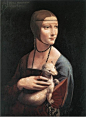 《抱貂夫人》展现了一种令人敬畏的美，画中女性极有可能是米兰公爵最宠爱的女人。她轻轻抚摸貂的脖子，彰显出女性独有的性感。该画是达芬奇绘画作品中的永恒经典之一，画中女子被誉为世界上所有油画作品中最美的女人。
