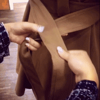 教妹纸们如何在衣服上绑一个漂亮的蝴蝶结，...