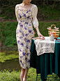 野山茶 紫花中袖花瓶连衣裙 法式复古高级温柔气质设计感小众方领-淘宝网