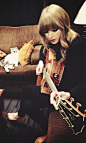 唯美吉他 Taylor Swift 泰勒斯威夫特和她的猫 英美女神