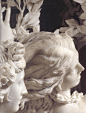 意大利雕塑大师贝尼尼和斯特拉扎的大理石雕像，在坚硬的大理石上呈现出如此柔软的肉感，仿佛是注入了灵魂一般。