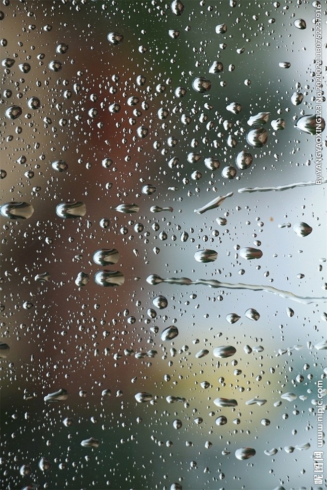 玻璃窗雨水珠雨天图片,玻璃窗雨水珠雨天模...