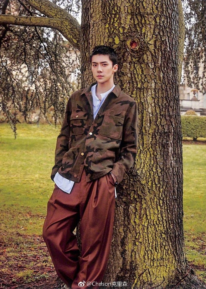 吴世勋xmarieclaire┊穿上lv新系列在巴黎郊外的拍摄高级时装披上了